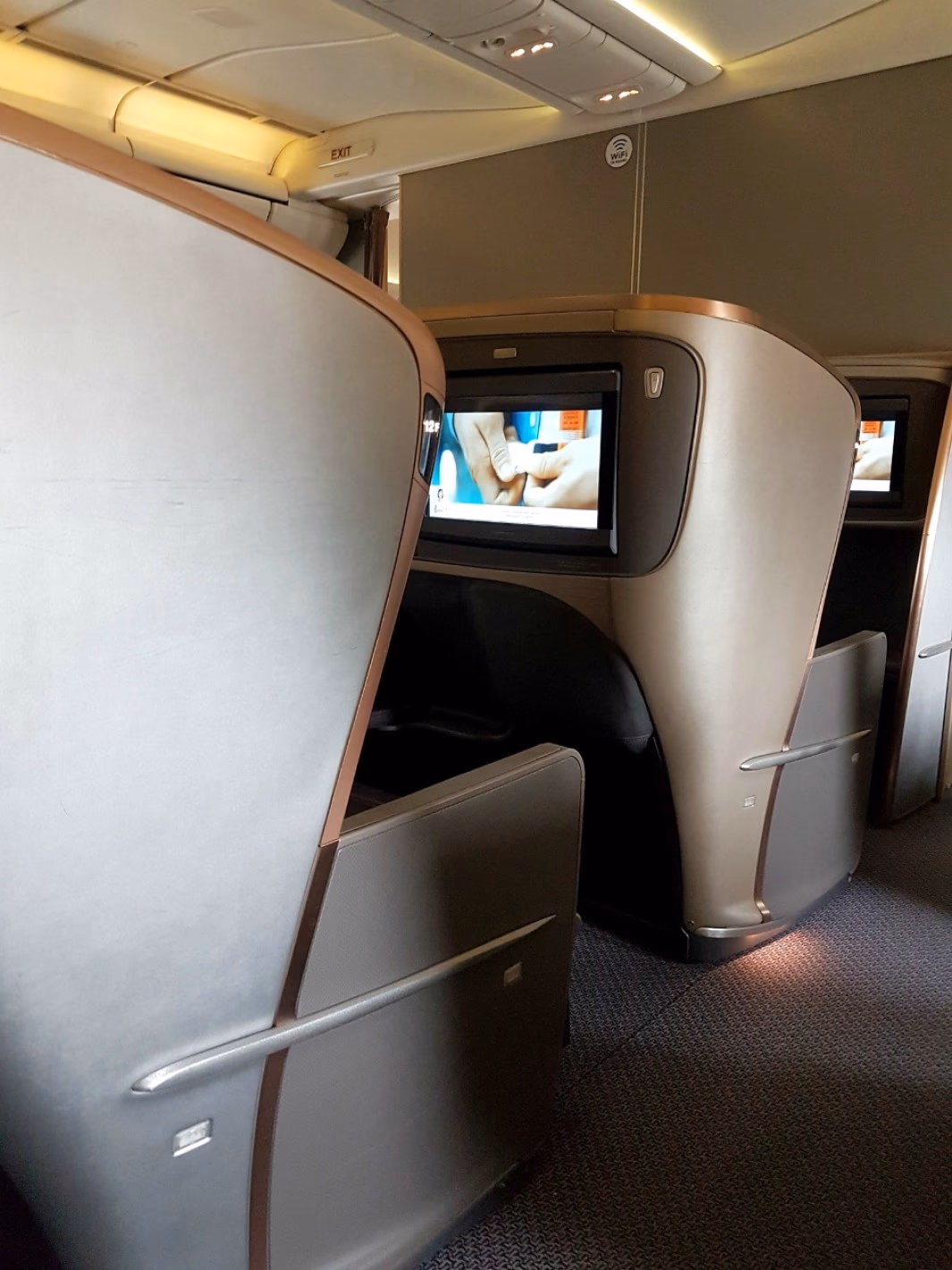 Singapore Airlines Business Class Review: Flying SQ494 from Singapore to Dubai