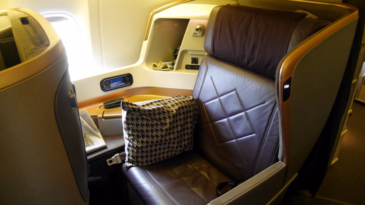 Singapore Airlines Business Class Review: Flying SQ494 from Singapore to Dubai